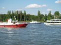 Motor Segelboot mit Motorschaden trieb gegen Alte Liebe bei Koeln Rodenkirchen P069
